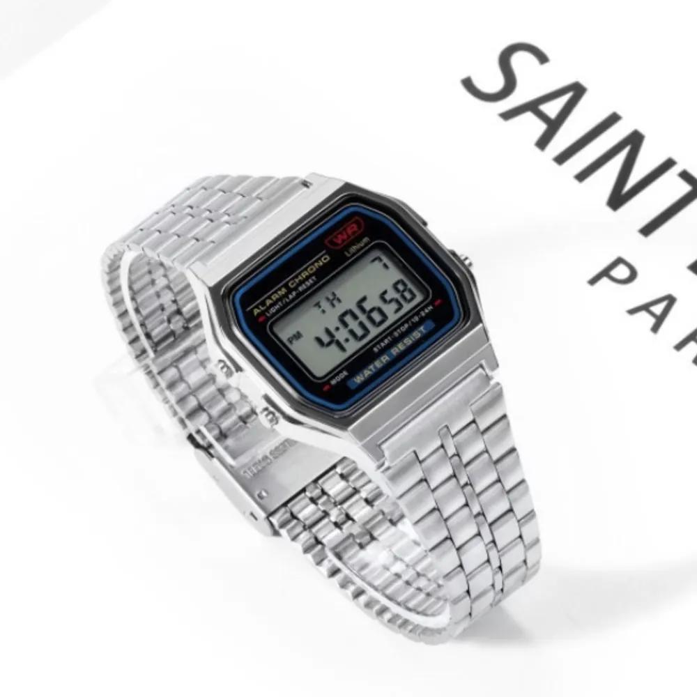 Metal digital wristwatch, digital, unisex, multifunctional, practical, light, adjustable size.