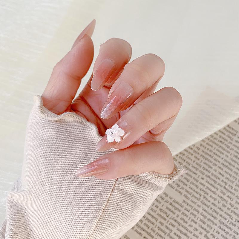 2026 Stylish Medium-Length Wearable Flower Nail Tips - High Quality, Handmade Detachable Nail Art for Students