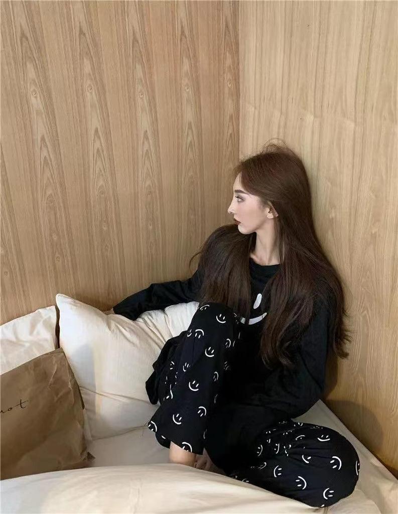 Women's Korean Smiley Cartoon Pajama Set - Soft, Skin-Friendly, Sporty Sleepwear