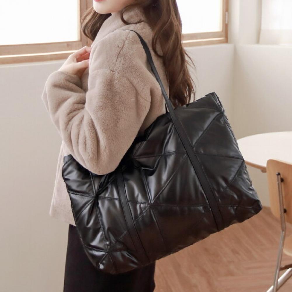 Fromheaven Saint Quilted Padding Shoulder Bag