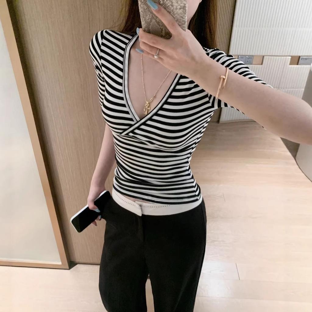 Pure and Alluring Style, Color-blocking Striped Deep V-neck Three-quarter Sleeve T-shirt for Women, Summer Sexy and Elegant, Slim Fit, Versatile Waist