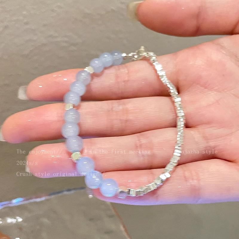 Beach Vacation Sea Star Silver Beads Stringing and Beading Handcrafted Bracelet for Women, A Niche and Exquisite Handcrafted Bracelet Accessory.