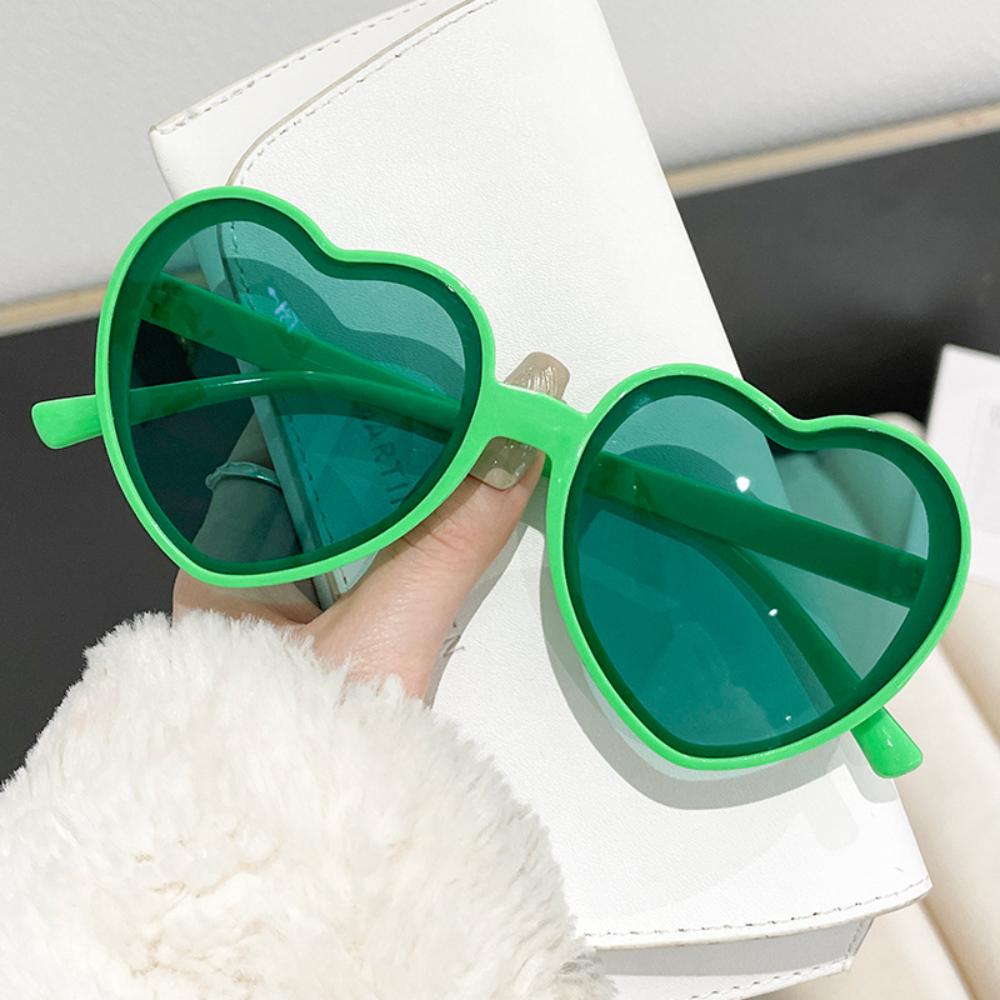 Love Heart Shaped Sunglasses Women Big Frame Fashion Vintage Sun Glasses UV400 Protection Outdoor Cute Pink Candy Eyewear