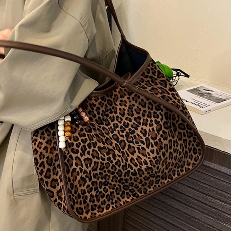 Autumn New Retro Fashion Textured Bag Women's Casual Shoulder Bag Commuter Messenger Tote Bag