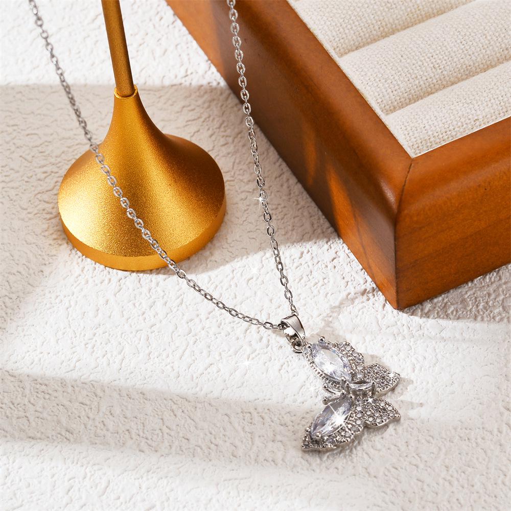 Simple Fashion Titanium Steel Women's Necklace - Non-fading, Luxurious, Versatile, Korean Style Clavicle Chain