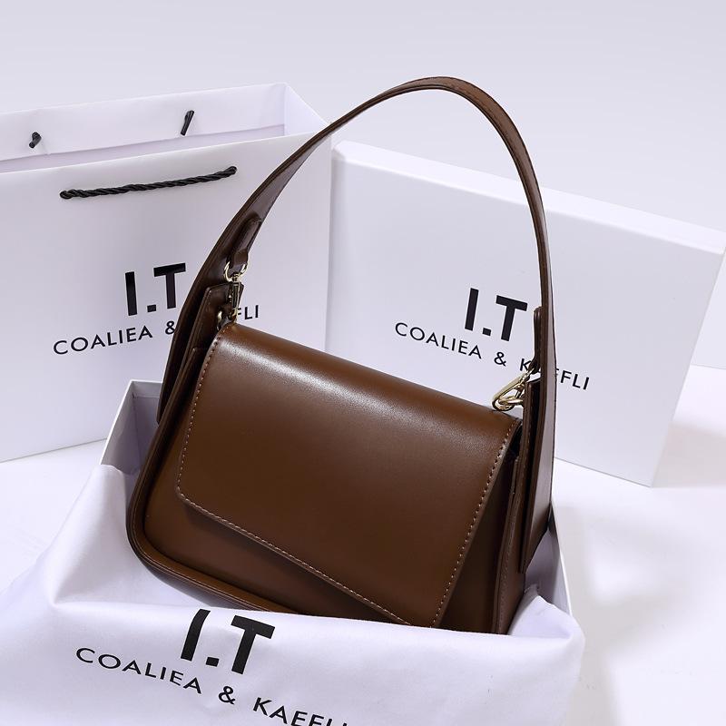 

Spring and summer commuter women s bags, new retro women s bags, fashionable and simple shoulder underarm bags, portable women s bags