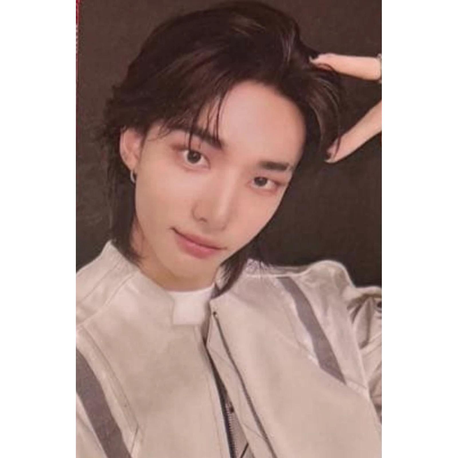 

STRAY KIDS Світовий тур dominATE SEOUL Blu-ray DVD ФОТОКАРТКА POB ОФІЦІЙНИЙ HJ / PHOTOCARD (Blu-ray)