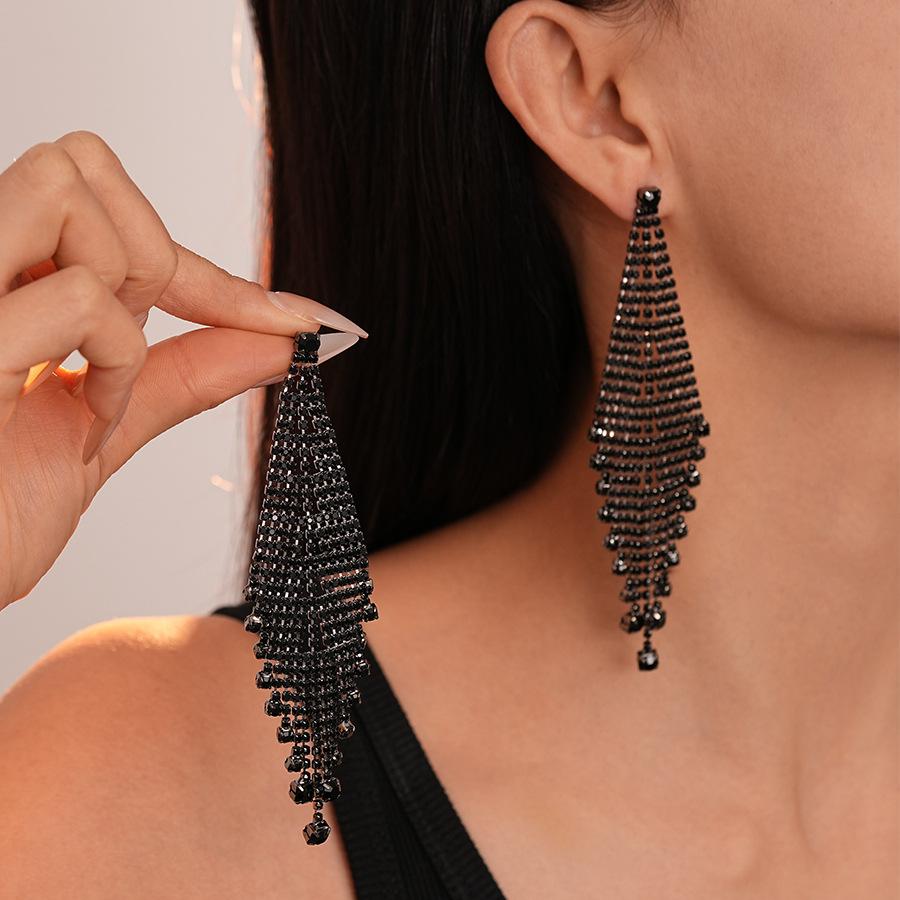 Super flash diamond-set triangular water drop fringed silver needle earrings ins personalized temperament earrings