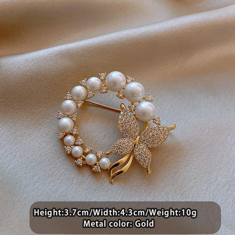 

Elegant Pearl Round Micro Inlaid Zircon Butterfly Brooches For Women 2026 New Trendy Jewelry Luxury Badges and Pins Accessories WHITE