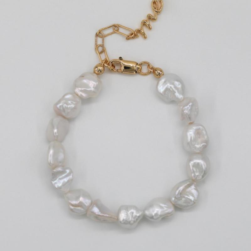 Modern Everyday Classic Pearl Bracelet