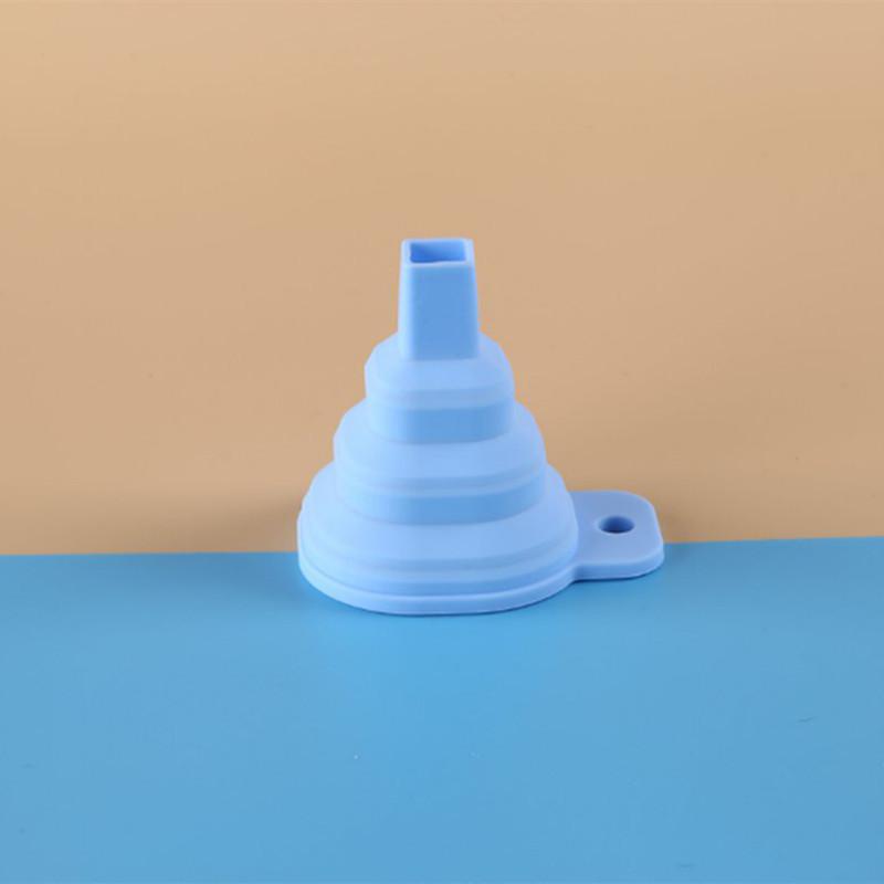 

Silicone Funnel with Square Mouth, Silicone Folding Funnel, Square Mouth, Folding Type, Color, for Daily Use, Suitable for Students. синій