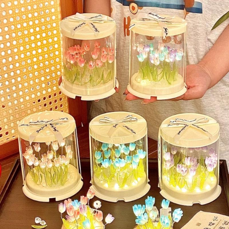 Lampada a Tulipano Fai-da-te Fiore Artificiale Mare di Fiori Scatola per Torta Lampada da Tavolo per Camera da Letto Lampada Notturna Decorazione Artigianale Fatta a Mano Tulipani Regalo di Compleanno