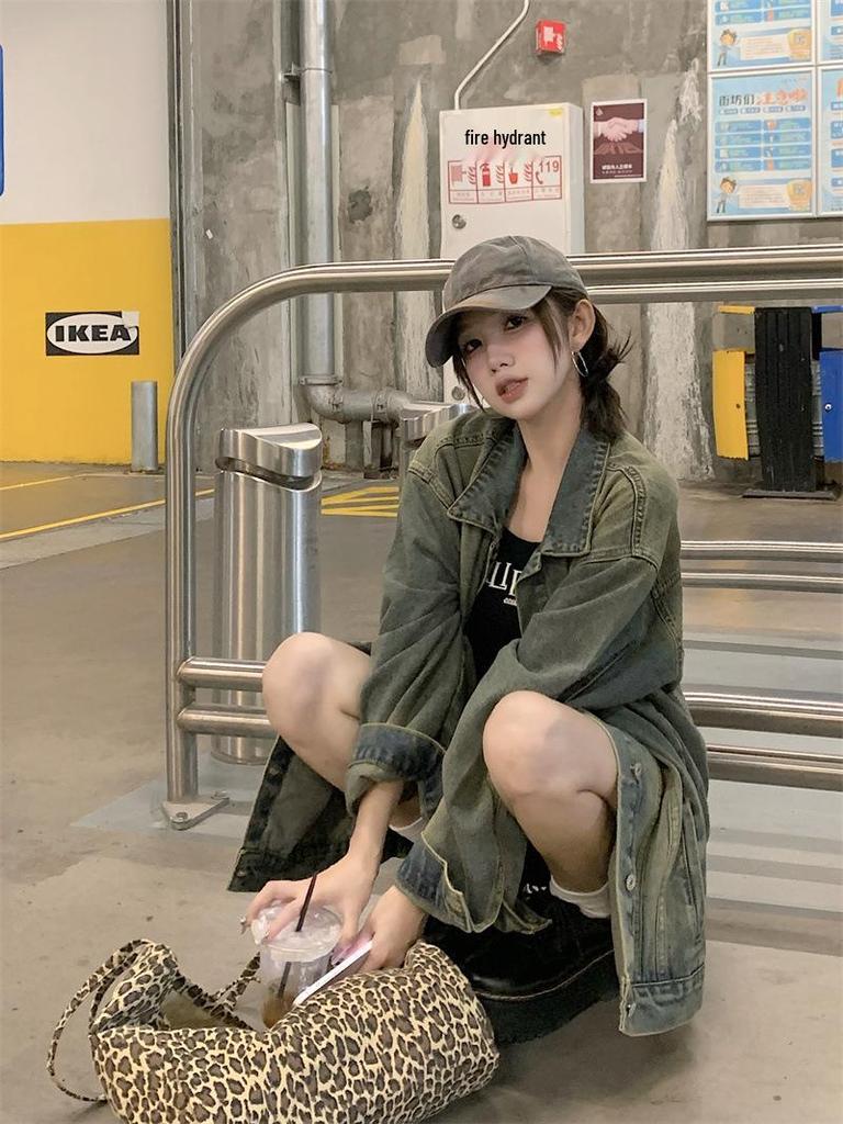 Women's Washed Retro American Denim Jacket - Trendy High Street Style, Unisex, Versatile for Spring & Autumn 2025, Korean-Inspired.