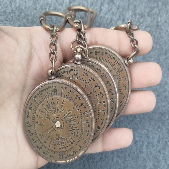 4 Pieces Brass 100 Years Calendar Keychain, Rotating Calendar Keychain, Best for Table Decor, Office Decor, Gift Keyrings