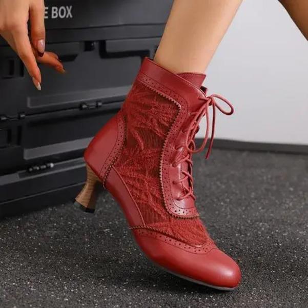 Winter New Fashion Victorian Pointed Toe Ankle Boots for Women Lace Stitching Punk Lace Up Low Heel Big Size Shoes