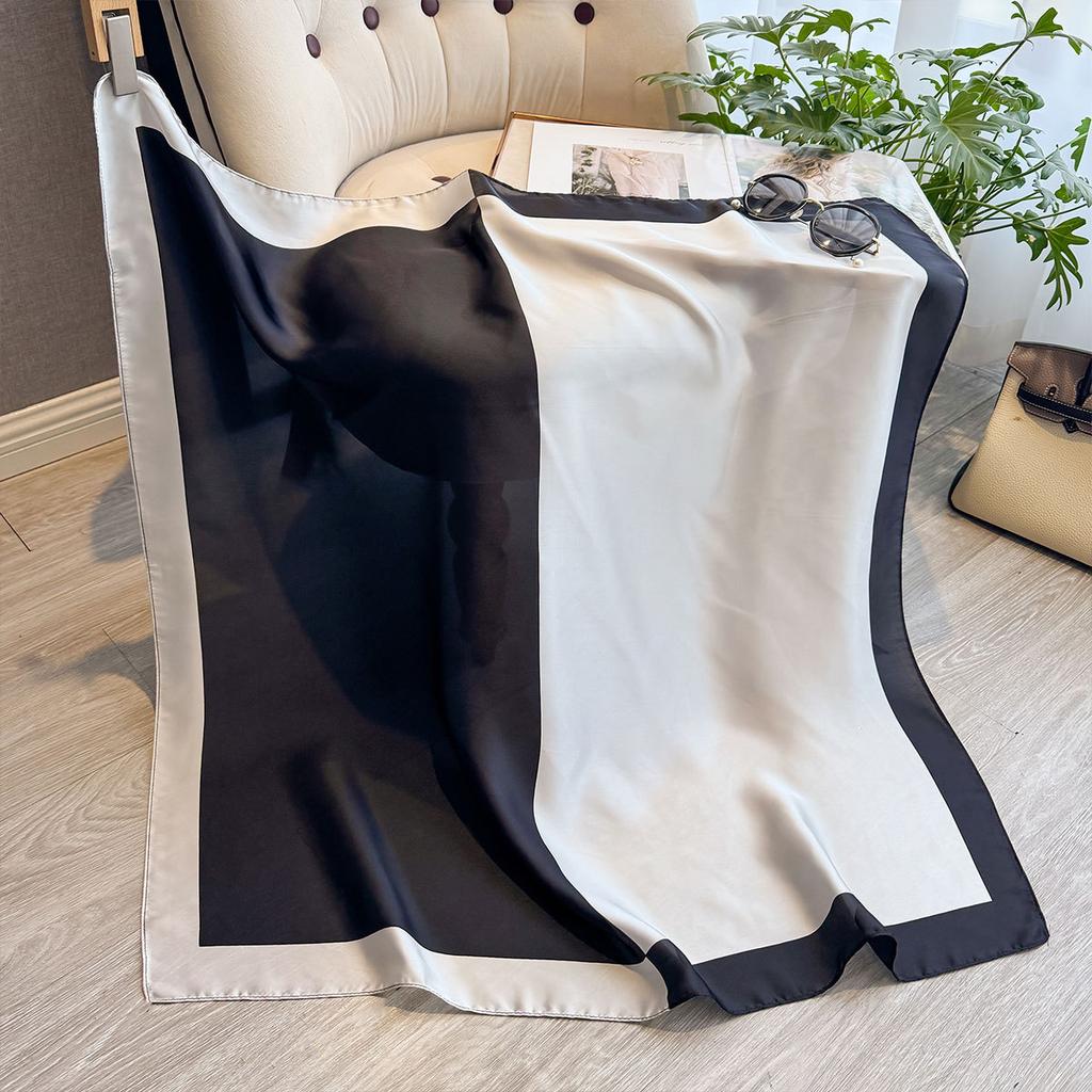 Spring And Autumn Fashion Color Matching Simulation Silk Scarf Versatile Display Temperament Women'S Beach Scarf Headscarf Scarf
