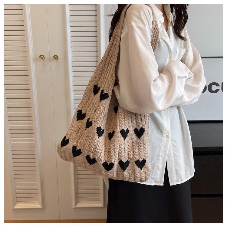 2023 Exclusive Large Capacity Heart Pattern Knitted Tote Bag