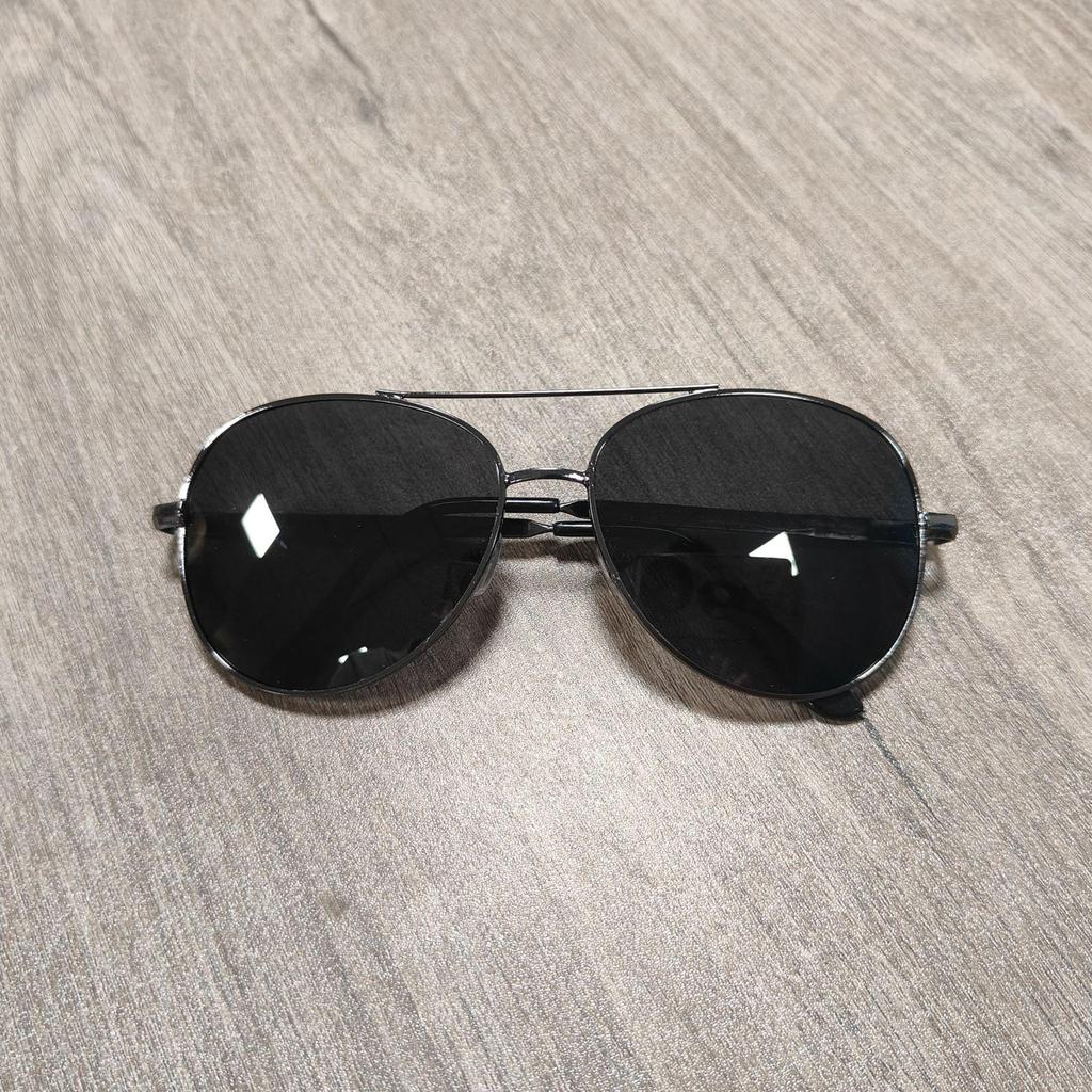 G-Family Gradient Blush Multi-Color Sunglasses with Vertical Rice Nail Design