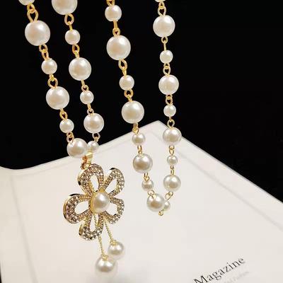 Collana Maglione Floreale con Perline di Alta Gamma da Donna - Design Trendy Autunno/Inverno 2023