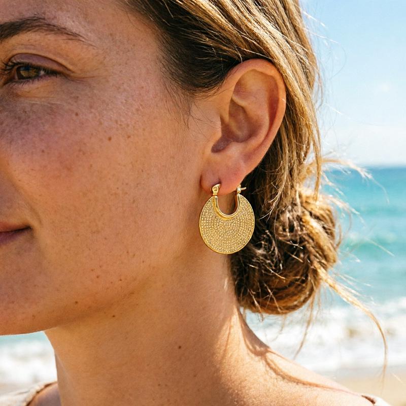 European & American Stainless Steel Earrings: 18K Colorfast Titanium Geometric Jewelry for Women - Light Luxury & Versatile.