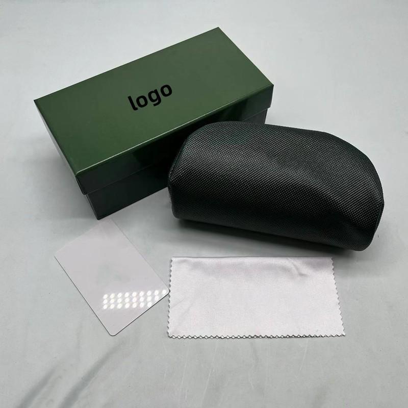 Set Ochelari de Soare Originali Boutique: Include cutie asortată, pânză și manual