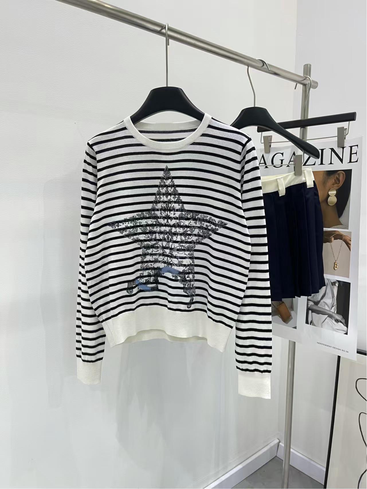 

2025 Spring/Summer Floral Star Stripe Knit Sweater: Elegant, Versatile, Round Neck, Color Block Long Sleeve Large білий