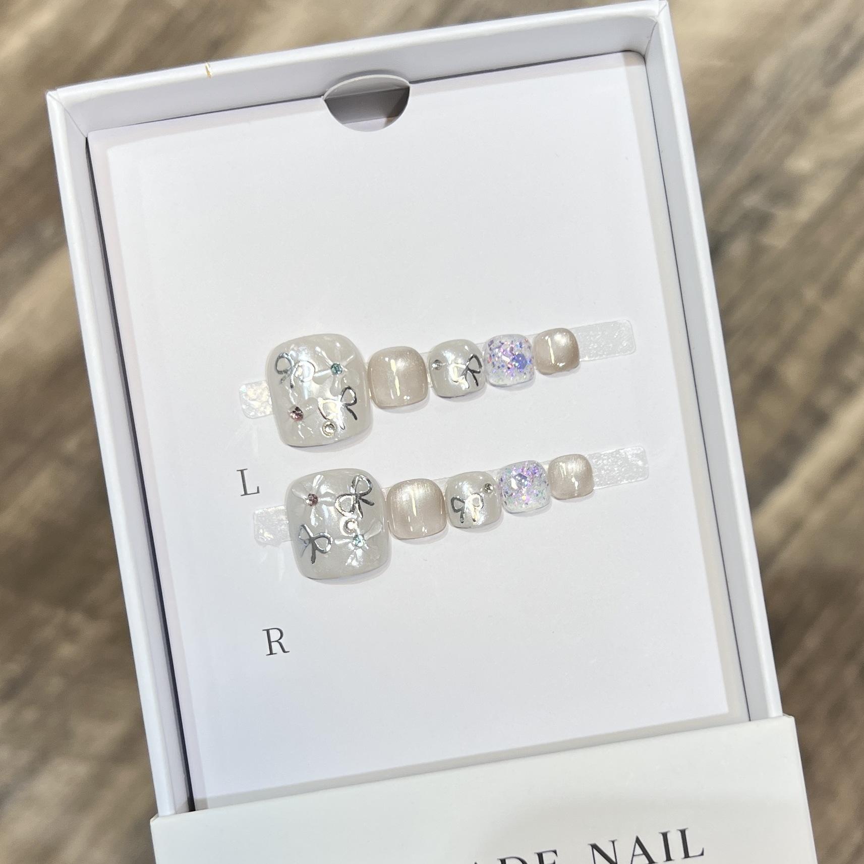 

Чистый ручной роспись бант пайетки кошачий глаз нейл-арт белый и универсальный стиль Medium M