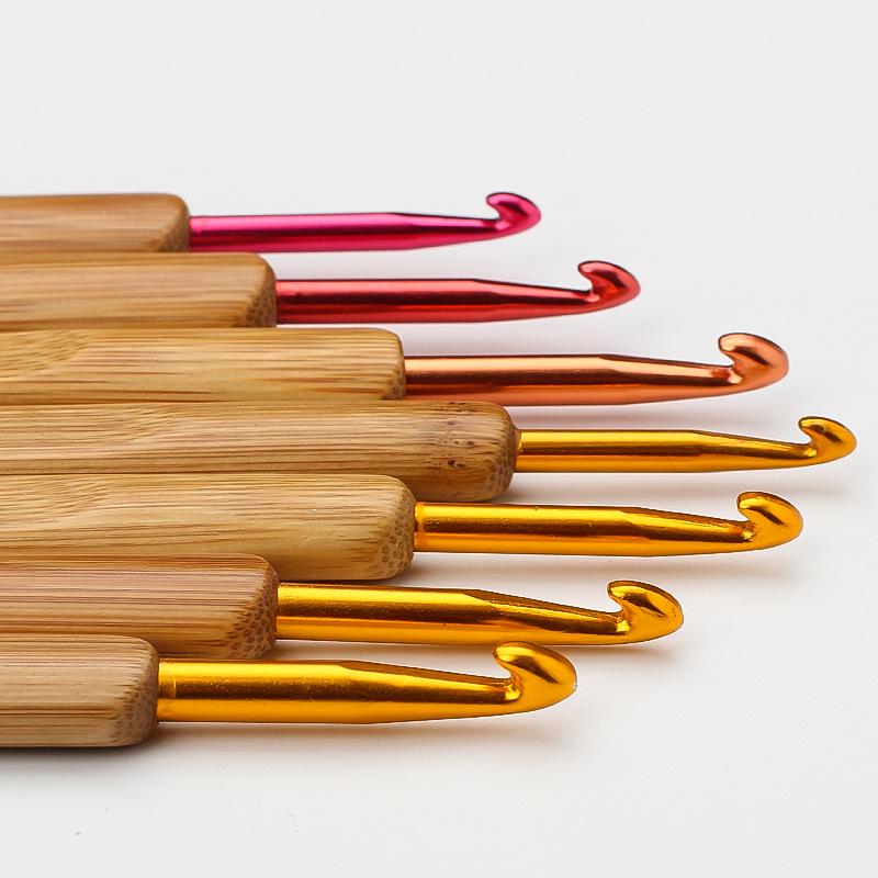 Carbonized Bamboo Handle Crochet Hook for DIY Knitting and Sweaters - Rounded Head