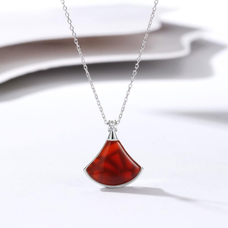 Kleine Rock Halskette weiblich weiße Fritillaria Muschel koreanische Modeaccessoires Nische Halskette ins Anhänger