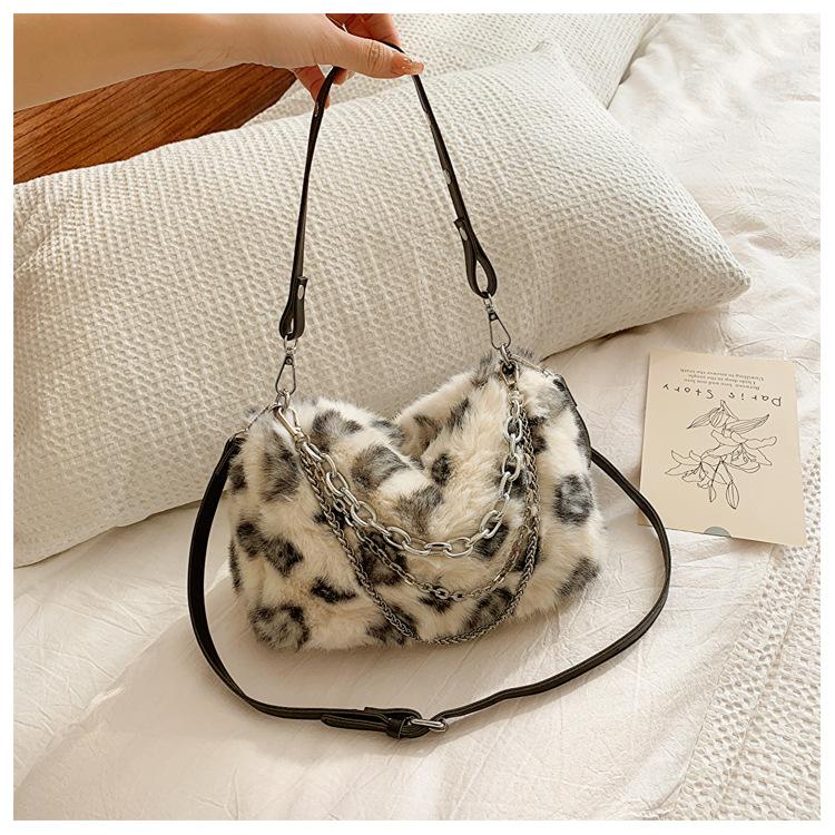 

Осінньо-зимова плюшева сумка з леопардовим принтом, високоякісна сумка в іноземному стилі на ланцюжку, універсальна сумка під пахву на одне плече off білий колір