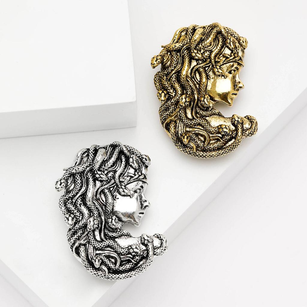 Retro Creative Medusa Brooch, Personalized Clothing Pin Versatile Accessories Corsage