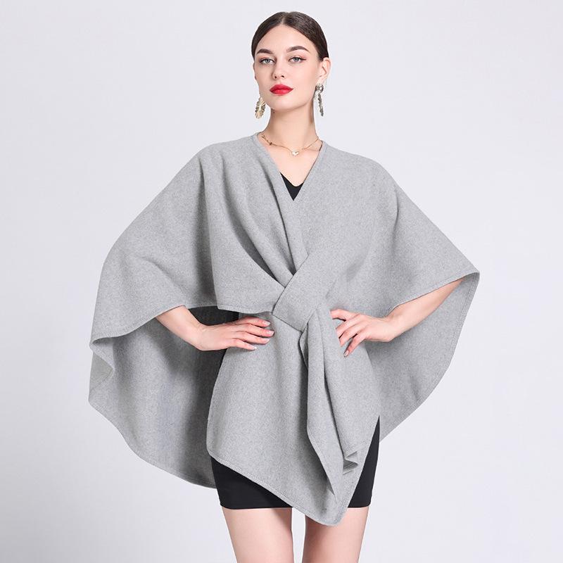 European & American Autumn/Winter Fashion Shawl Cape: Plus Size Knitted Cardigan Cloak for Women