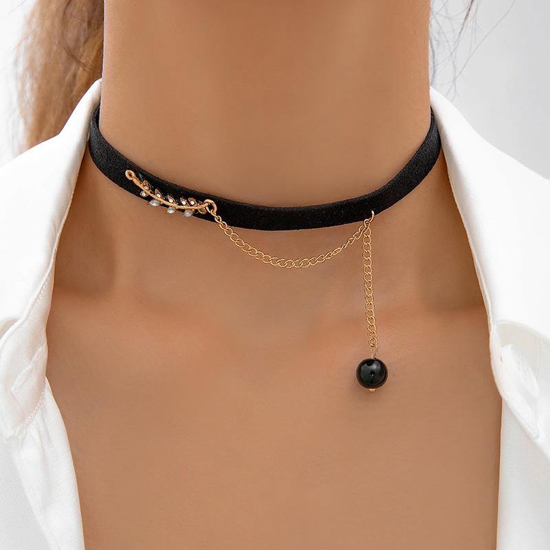 Vintage Gothic Short Flannel Snake Necklace, Black Trend Necklace Collar Collarbone Chain