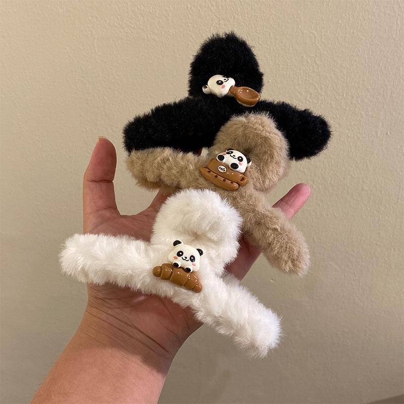 New Cute Panda Plush Hair Claw for Women's Winter Cartoon Versatile Crab Hair Clip Hairpin Girl Ponytail Hair Accessories
