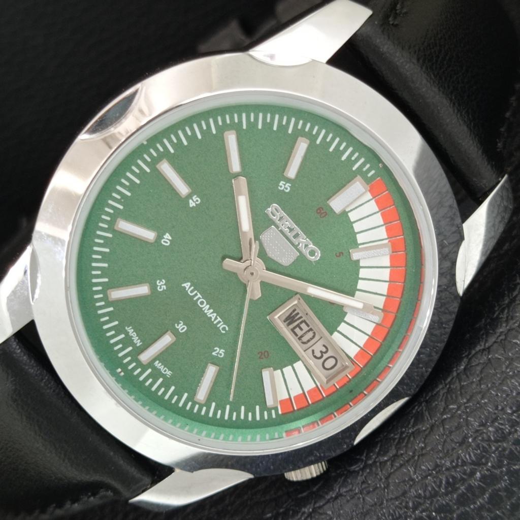 VINTAGE REFURBISHED SEIKO 5 AUTOMATIC JAPAN MENS GREEN DIAL WATCH a445407-1