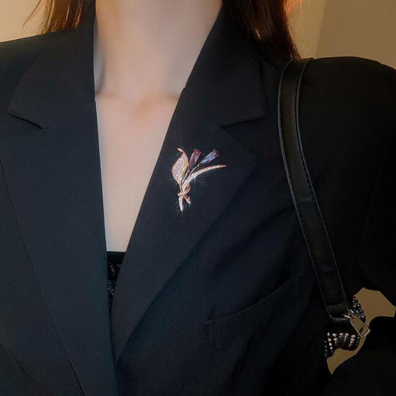 Cute High-Grade Flower Brooches Exquisite Lapel Pins For Women Girls Fashion Versatile Corsage Clothing Accessories Gifts