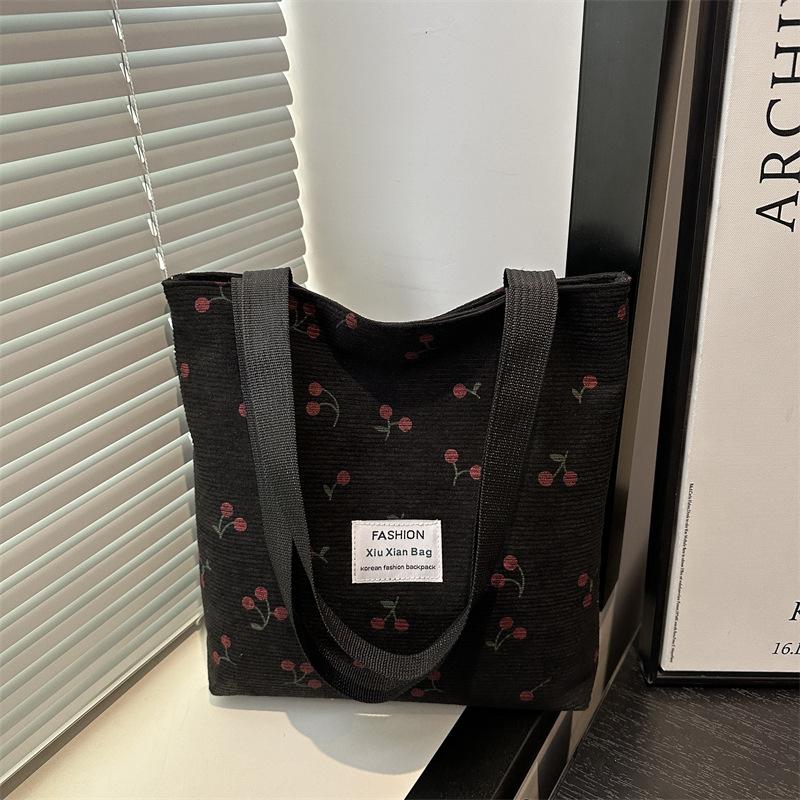 

Beautiful and fresh summer new popular versatile large-capacity tote bag lightweight shoulder underarm bag handbag чёрный