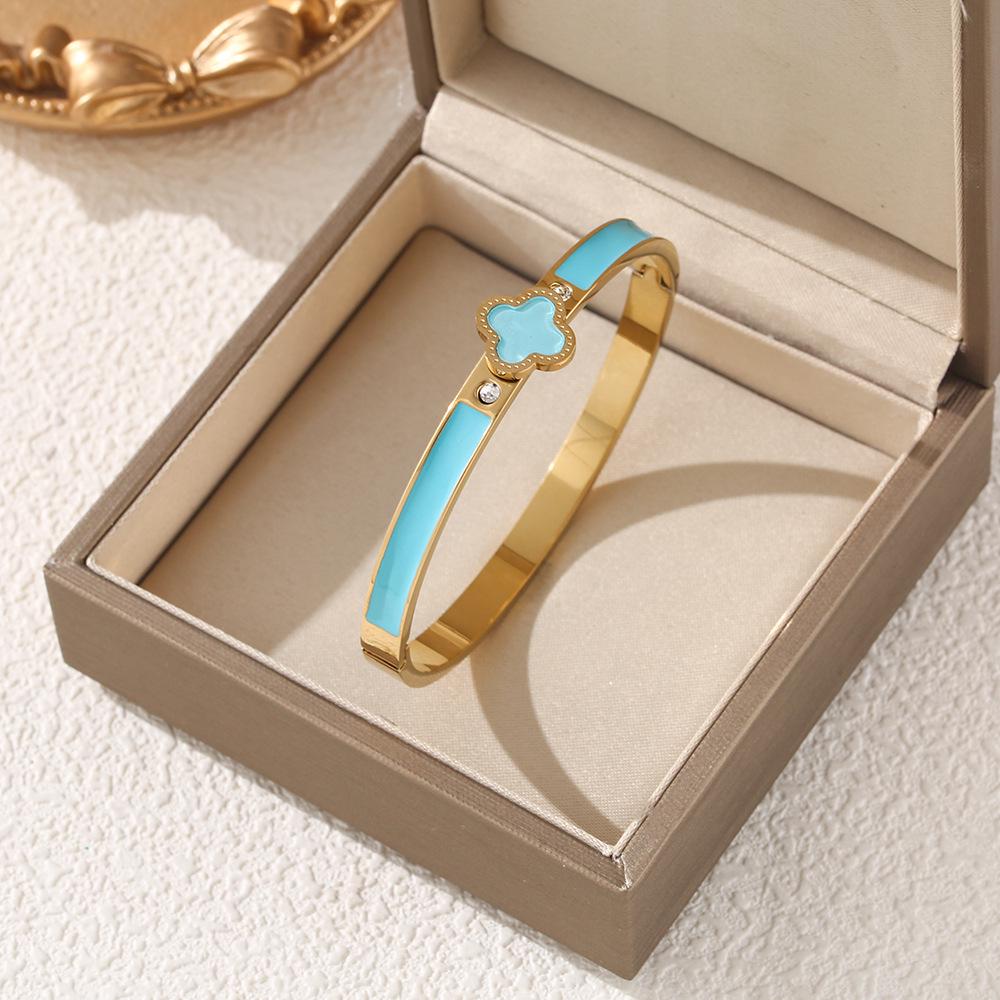 

Стильный разноцветный браслет с четырьмя листочками клевера и ракушками, наполненными маслом — модный, моющийся и не выцветающий