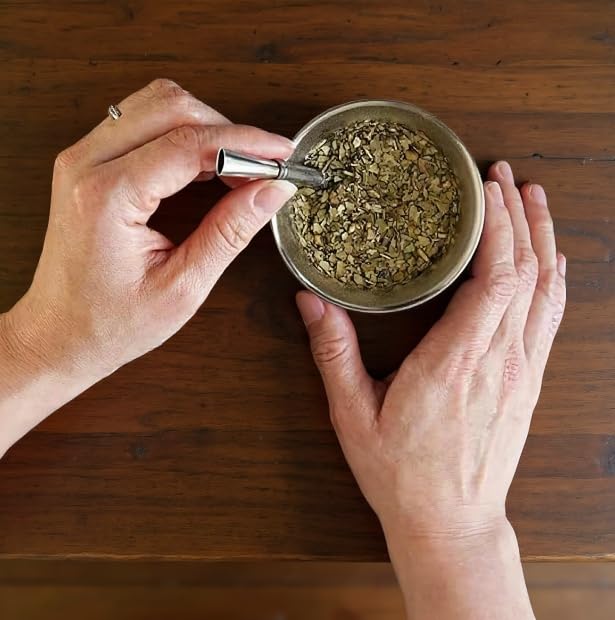 Stainless steel mate tea cup and set with straw cleaning brush for easy cleaning. Perfect for any room or office. (Wood grain)