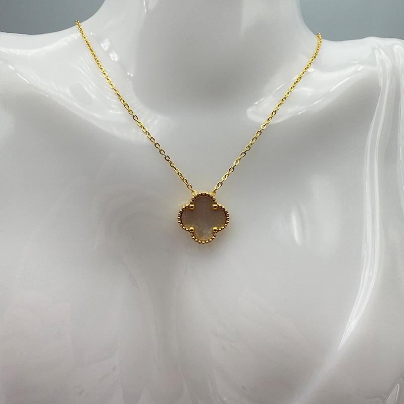 Temperament Socialite Lucky Four-leaf Clover Titanium Steel Necklace Female Internet Celebrity Light Luxury Five-flower Clavicle Ladies Necklace