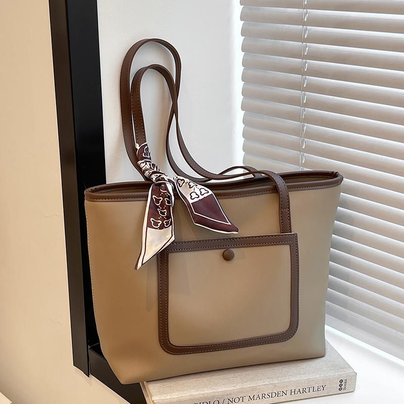 Fashion Brand Handbag New Large Capacity Shoulder Bag High-end Women's Bag Fashion Niche Leisure Handbag Lady Tote Bag
