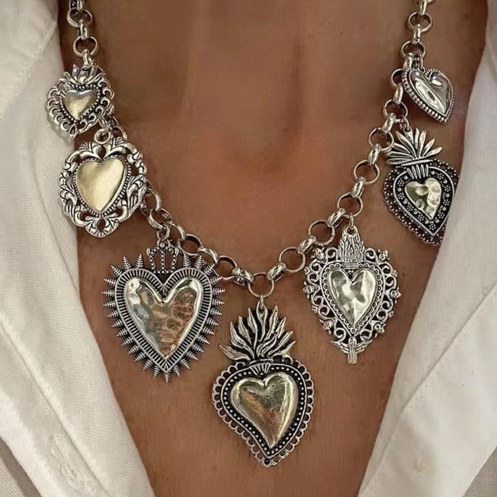 Vintage Inspired Silver Heart Pendant Necklace With Unique Geometric Design For Women