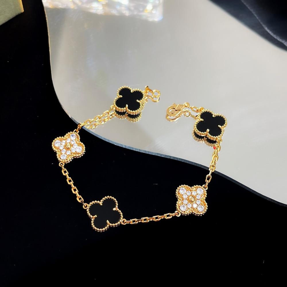 Bracelet Trèfle à Quatre Feuilles Version Haute Cinq Fleurs Calcédoine Violette Naturelle Gravé Laser CNC 18K Ne Se Décolore Pas Bracelet pour Dames