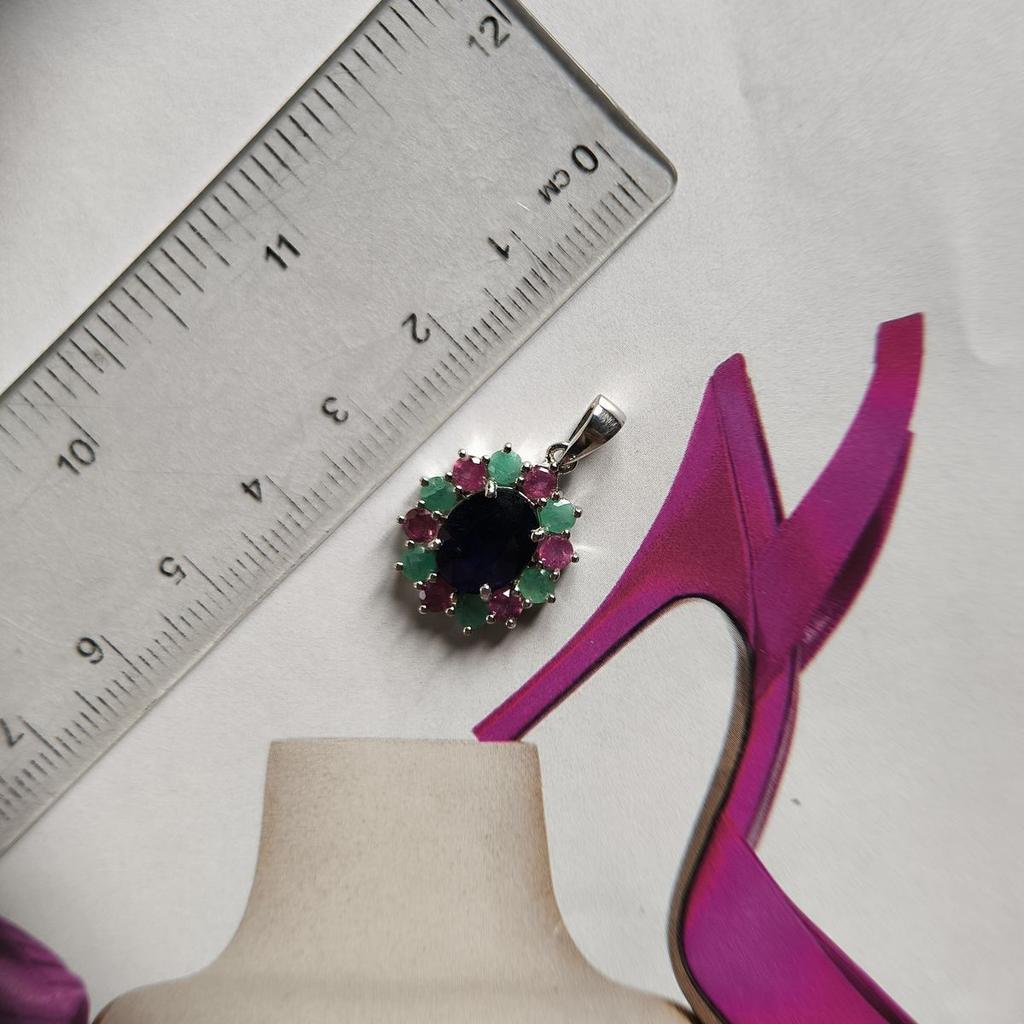 Pandantiv argintiu cu safir 4.575ct, rubin, smarald (2191087)