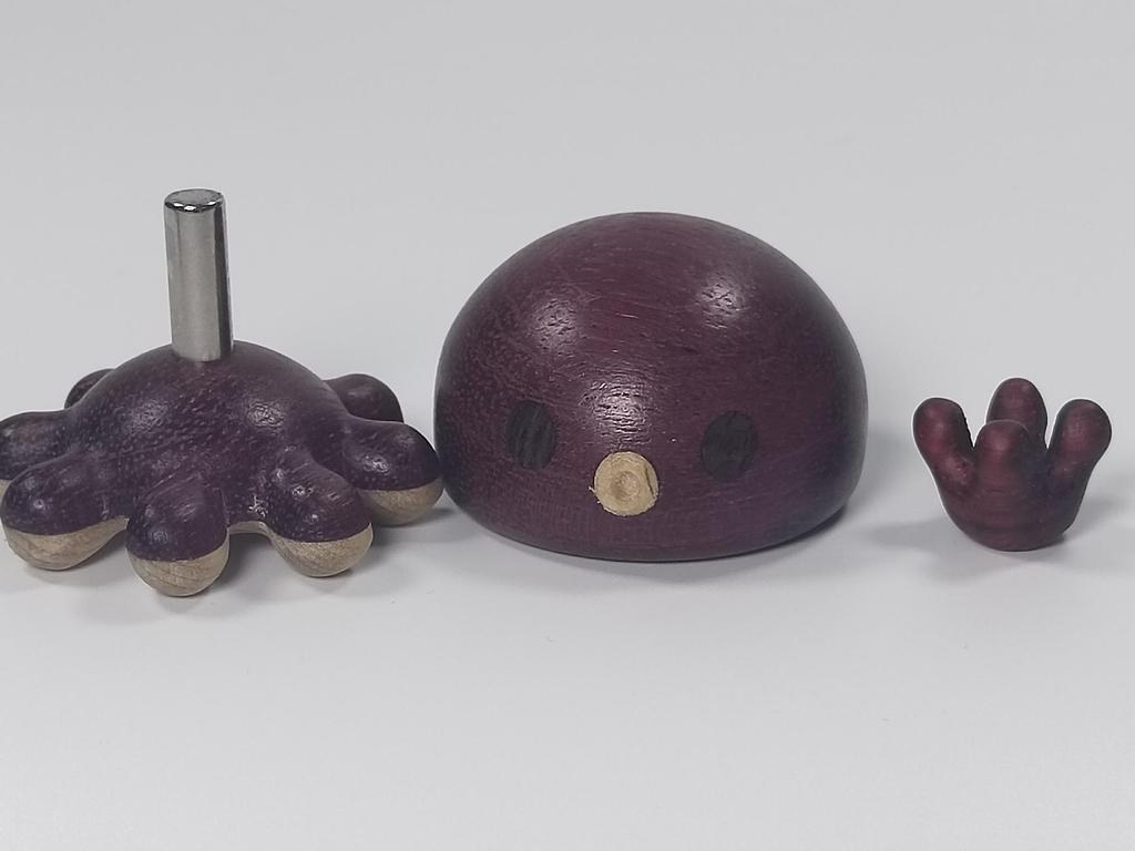 Boxwood Hand-carved Pikachu & Gengar Sandalwood Desk Ornament Gift