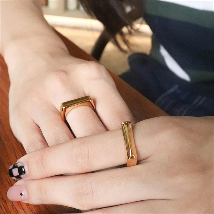 eManco 18K Gold Stainless Steel Ring - Smooth Punk Hip Hop Style for Men & Women