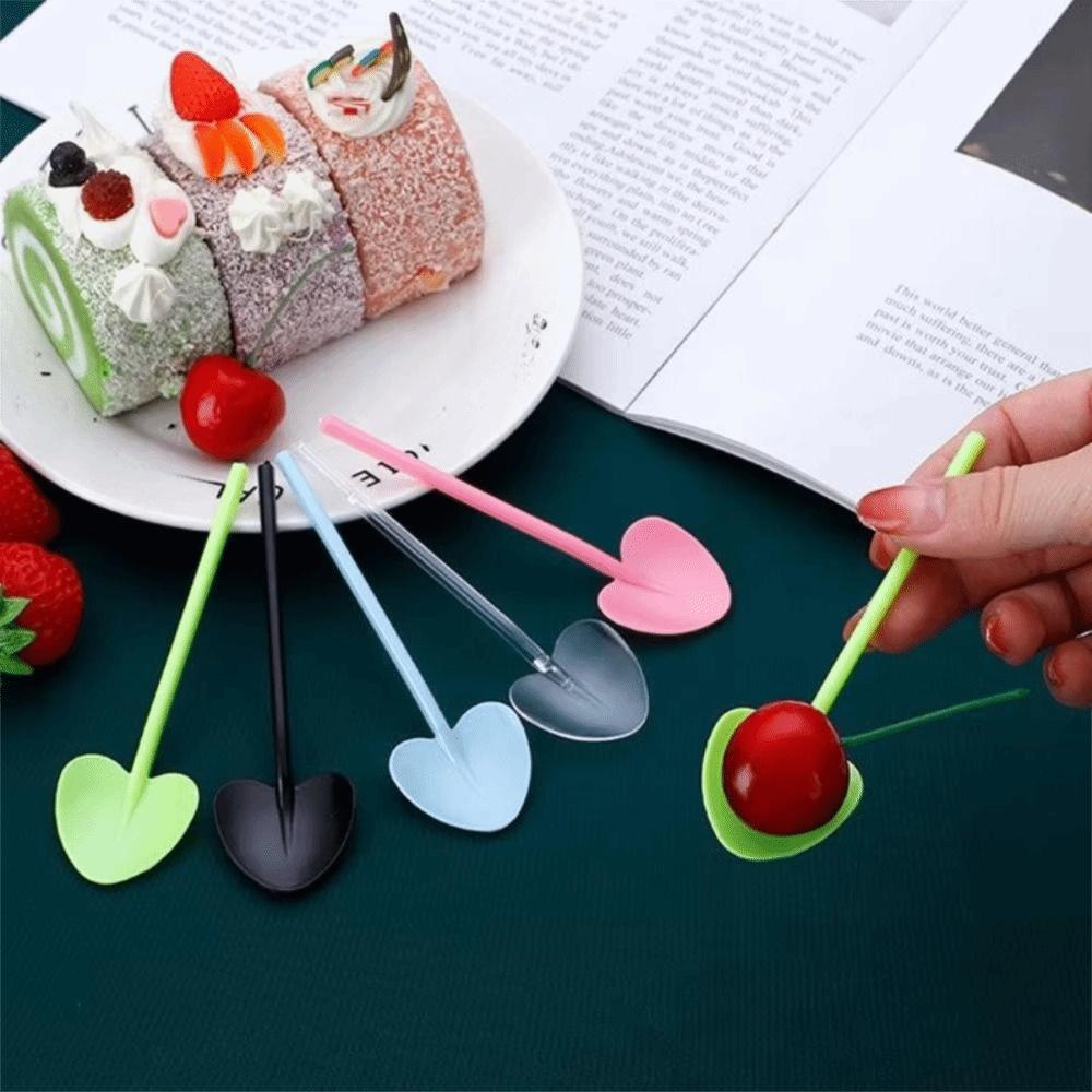 100PCS Lightweight Heart-shaped Spoons Thickened Ice Cream Spoons Disposable Spoons  Party