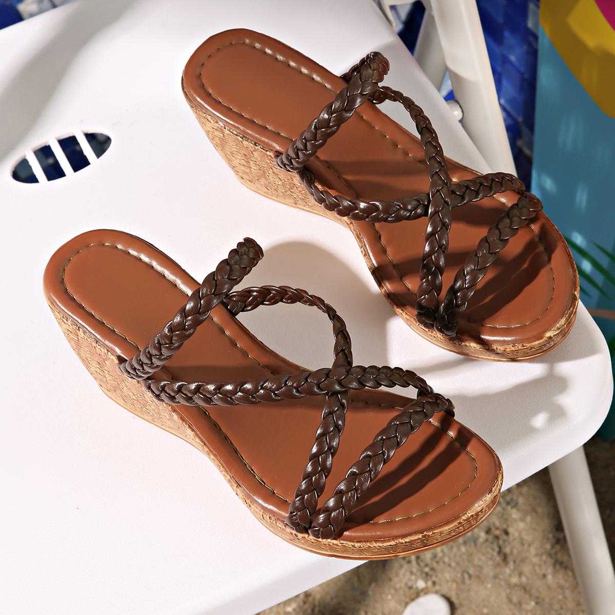 

2025 новые летние сексуальные шлепанцы на танкетке, женские, на платформе, нескользящие сандалии, повседневные пляжные туфли с открытым носком 43 коричневый