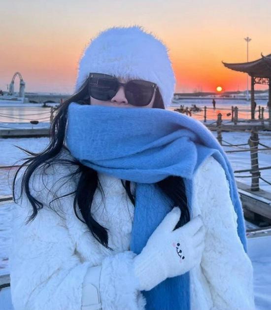 Korean Style Imitation Cashmere Plaid Scarf - Women's Warm, Thick, and Versatile Neck Warmer for Fall and Winter.