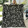 1pc Gothic Skull Throw Blanket Black And White Skull Pattern with Intricate White Skulls On Black Soft Flannel Bedspread for Couch, Bed, Or Floor Alls